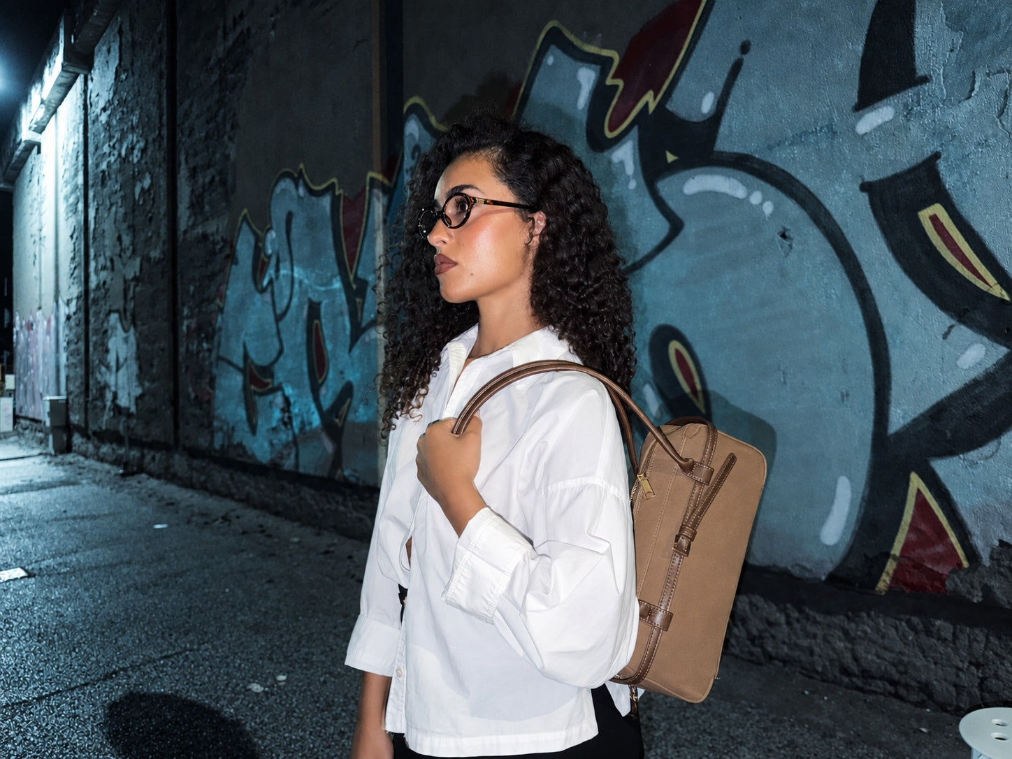 Profilo con borsa color cuoio MaVie